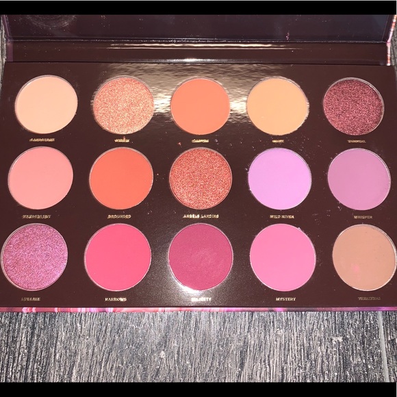 🔥SALE🔥Hipdot Zion Eyeshadow Palette - Picture 7 of 15